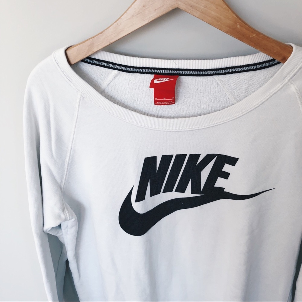 NIKE Class Womens Sweatshirt